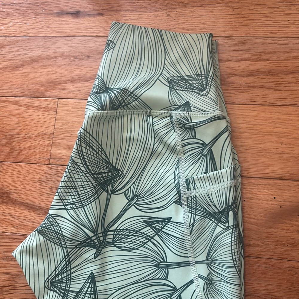 Buff Bunny 7/8 Patterned Leggings